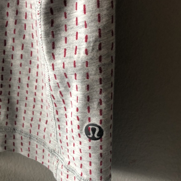 Lululemon t shirt - Picture 3 of 7